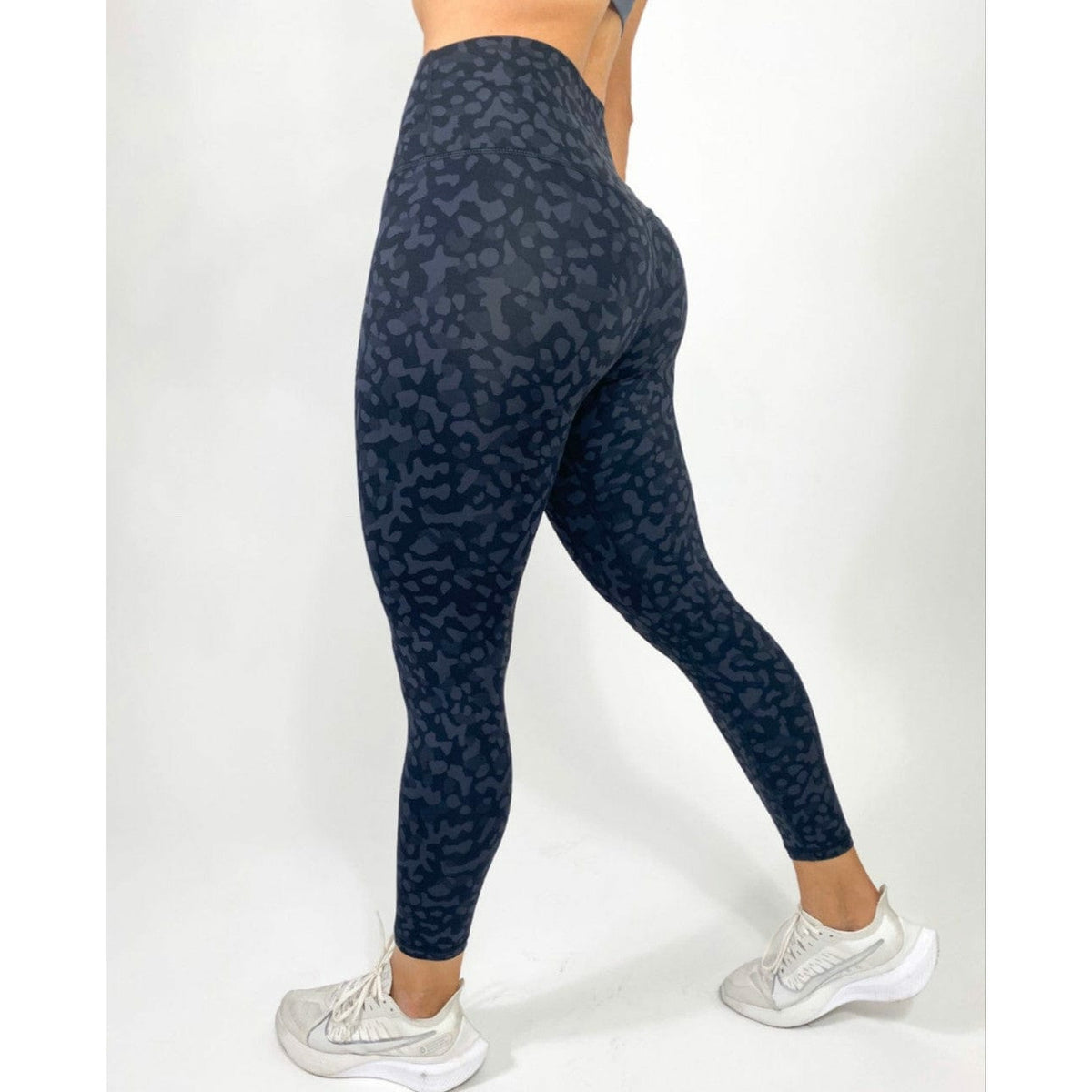 Ultra Black Leggings | KOR Fitness